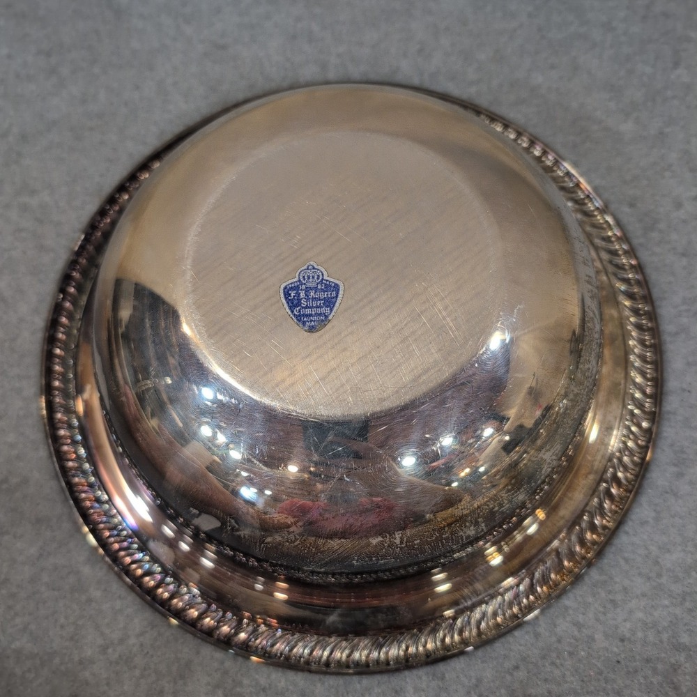 Vintage Silver Plated FB Rogers Bowl w/ Pyrex Casserole Dish w/ Lid - Picture 10 of 13